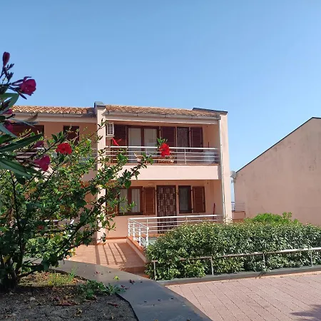 Magabu' - Swimming Pool And Free Parking Апартаменти